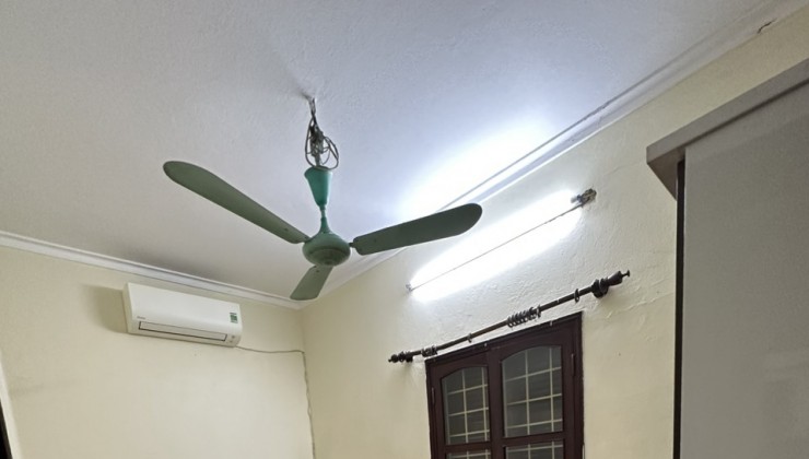 Chính chủ cho thuê nhà nguyên căn ngõ 134 Lê Trọng Tấn, Thanh Xuân, 3 tầng, 48m2, 3N, 11 Triệu